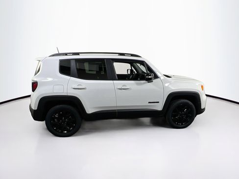 Used 2022 Jeep Renegade Altitude image 4