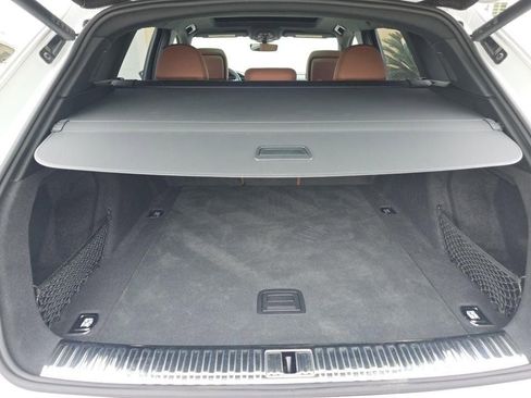 Used 2024 Audi Q8 e-tron Premium Plus w/ Premium Plus Package image 10