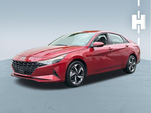 Used 2023 Hyundai Elantra SEL w/ Convenience Package FWD image 2