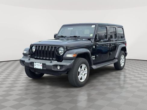 Used 2019 Jeep Wrangler Unlimited Sport S AWD/4WD image 3
