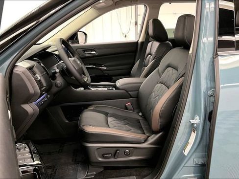 New 2026 Nissan Pathfinder Platinum image 10