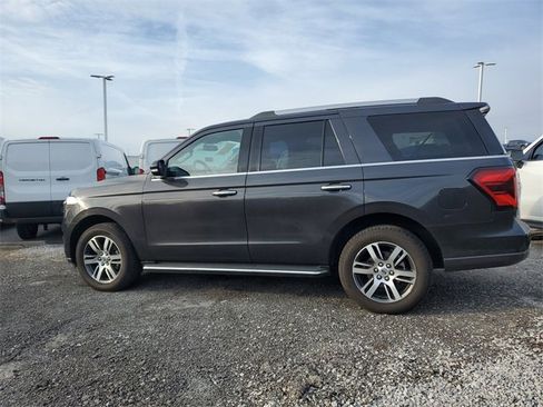 Used 2022 Ford Expedition Limited image 6