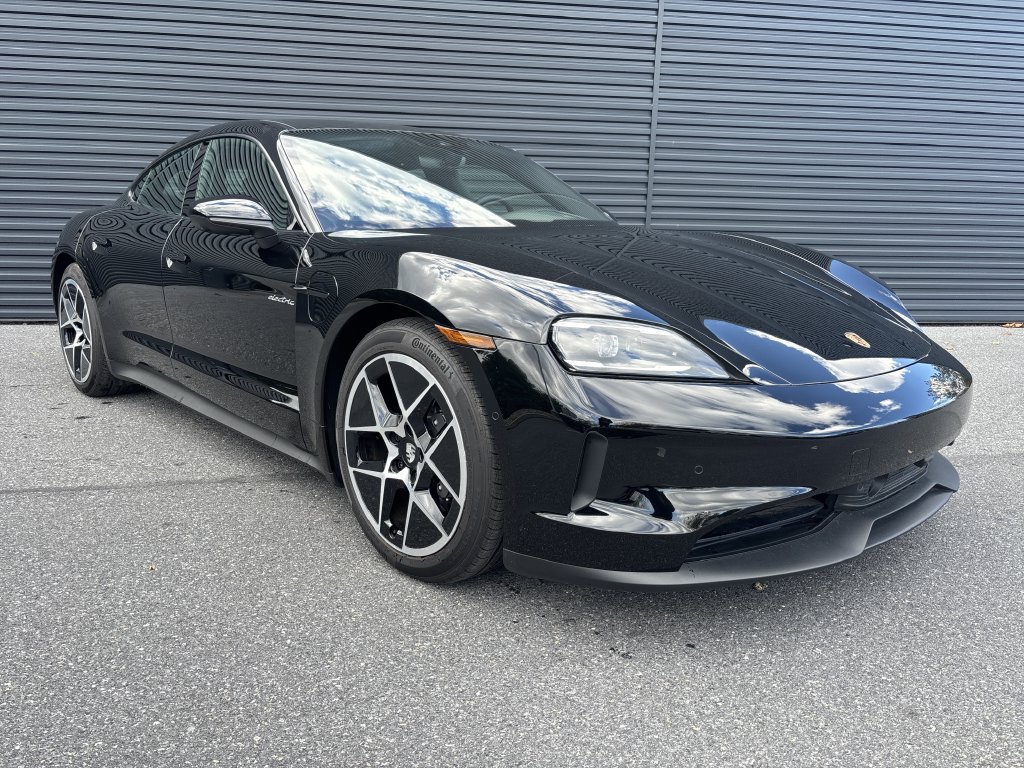 Certified 2025 Porsche Taycan w/ Premium Package RWD image 7