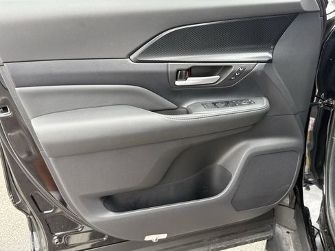 Used 2026 Toyota Grand Highlander AWD Hybrid image 10