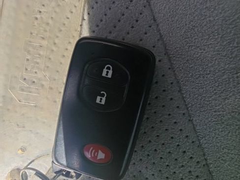 Used 2015 Toyota Prius Three FWD image 34