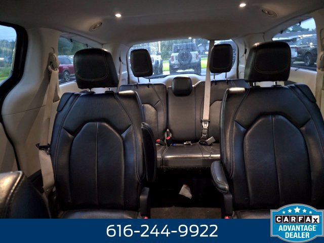 Used 2022 Chrysler Pacifica Touring-L FWD image 7