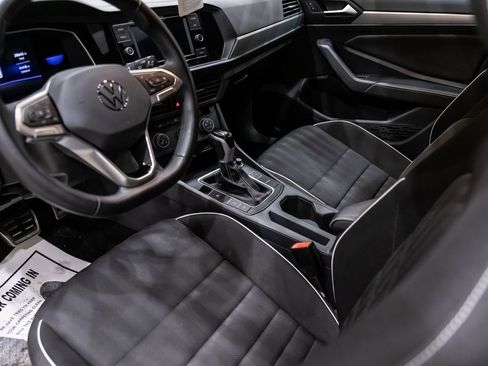 Used 2024 Volkswagen Jetta Sport image 17
