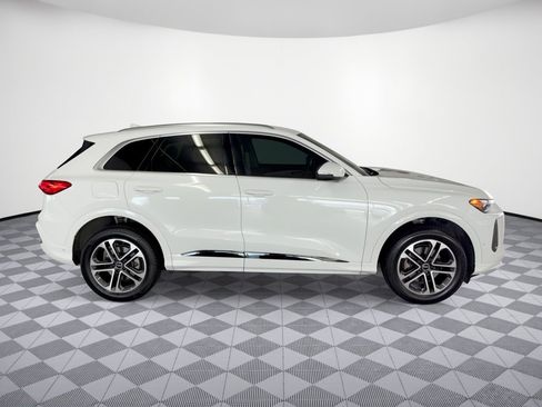 Used 2025 Audi Q5 Premium w/ Convenience Package AWD/4WD image 8
