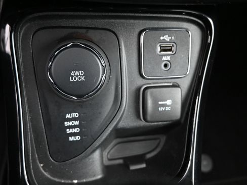 Used 2021 Jeep Compass Limited image 20