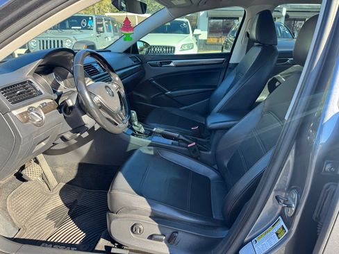 Used 2017 Volkswagen Passat 1.8T SE image 7