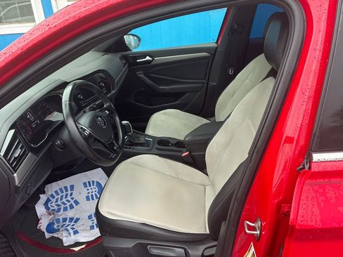 Used 2019 Volkswagen Jetta R-Line FWD image 5