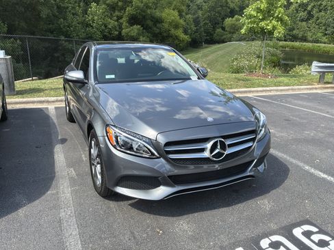 Used 2017 Mercedes-Benz C 300 4MATIC Sedan image 3