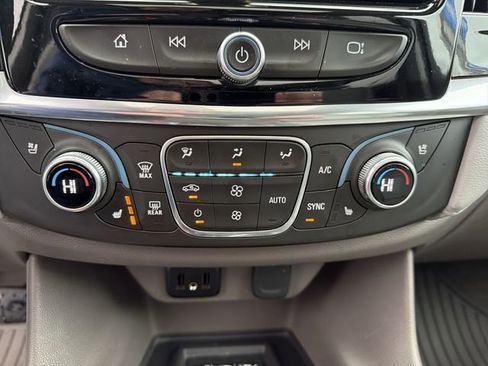 Used 2018 Chevrolet Traverse Premier w/ LPO, 'HIT The Road' Package AWD/4WD image 21