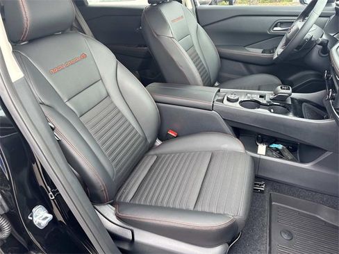 Certified 2026 Nissan Rogue SV image 25