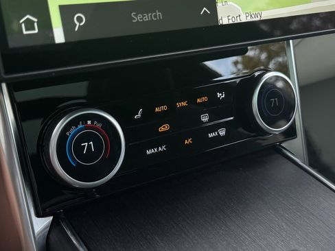 Used 2022 Land Rover Range Rover SE image 69