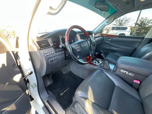 Used 2010 Lexus LX 570 4WD image 12
