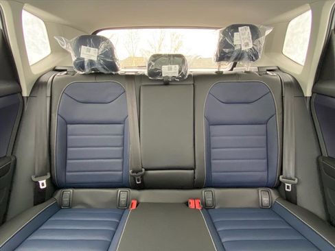 New 2026 Volkswagen Taos SEL image 10