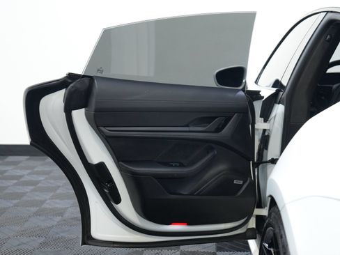 Used 2020 Porsche Taycan AWD/4WD image 25