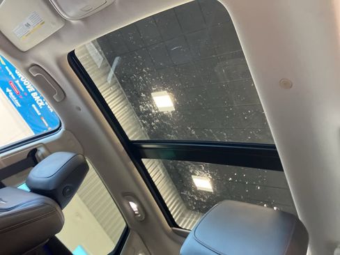 Used 2017 Cadillac XT5 Premium Luxury image 11