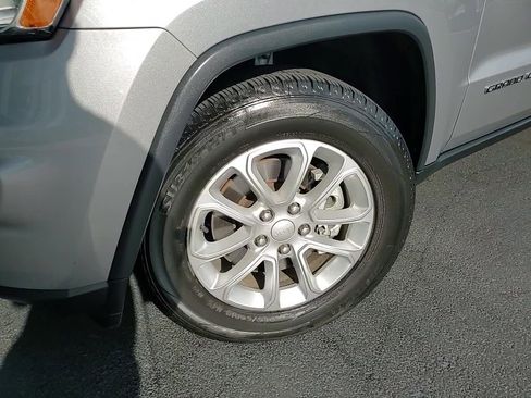 Used 2021 Jeep Grand Cherokee Laredo X image 9