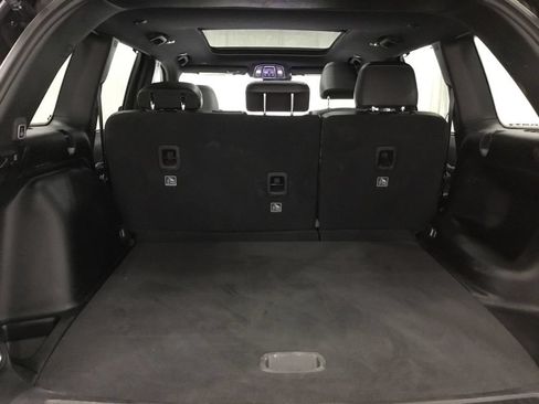 Used 2024 Jeep Grand Cherokee Limited w/ Luxury Tech Group II AWD/4WD image 17