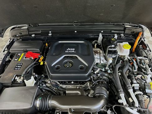 Used 2023 Jeep Wrangler Sahara w/ Cold Weather Group image 33