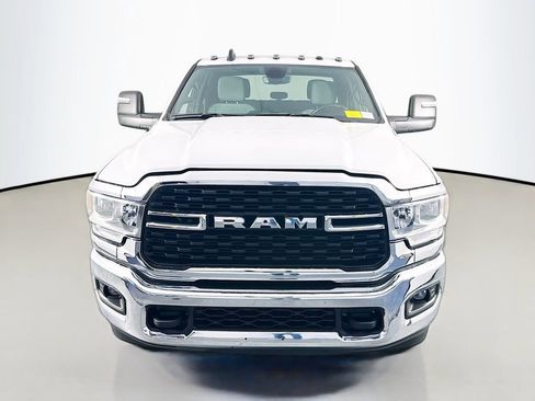 Used 2024 RAM 3500 Big Horn AWD/4WD image 2