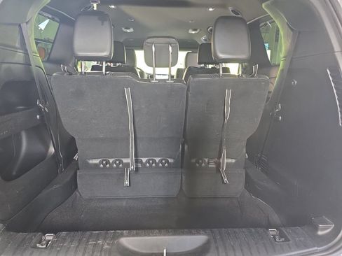 Used 2025 Chrysler Pacifica Select FWD image 13