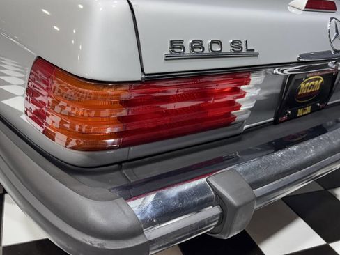 Used 1988 Mercedes-Benz 560 SL image 26