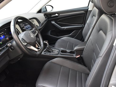 Used 2024 Volkswagen Jetta SE FWD image 14