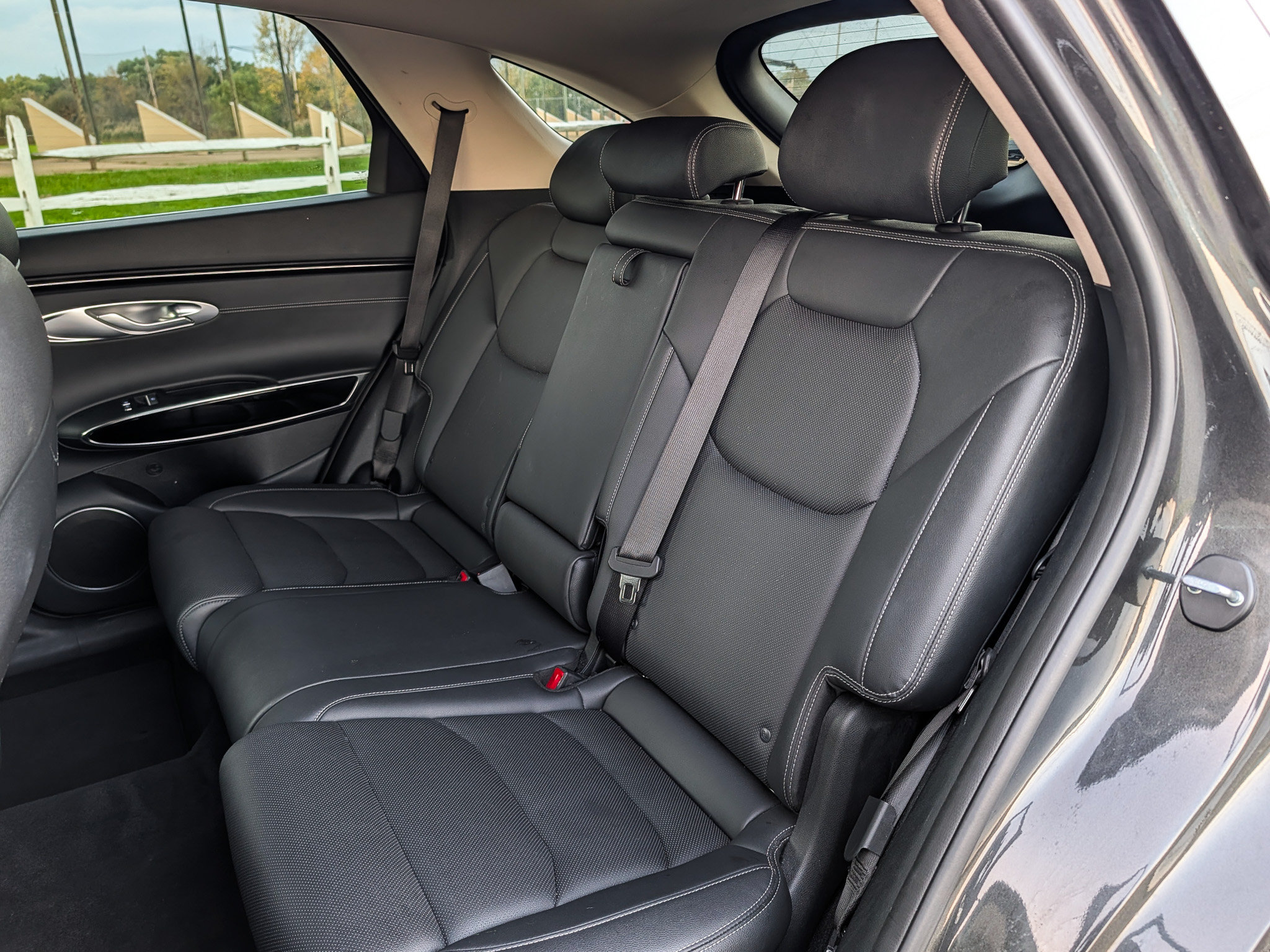 Used 2025 Genesis GV70 2.5T AWD/4WD image 17