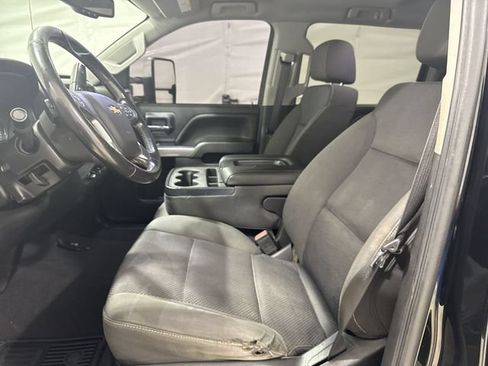 Used 2019 Chevrolet Silverado 2500 LT AWD/4WD image 18