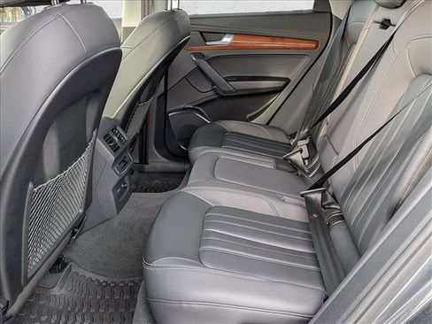 Certified 2023 Audi Q5 2.0T Premium w/ Convenience Package image 16