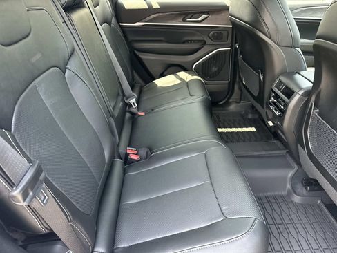 New 2026 Jeep Grand Cherokee Limited AWD/4WD image 15