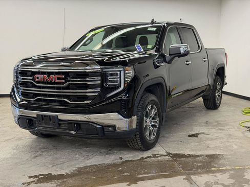 Used 2025 GMC Sierra 1500 SLT AWD/4WD image 4
