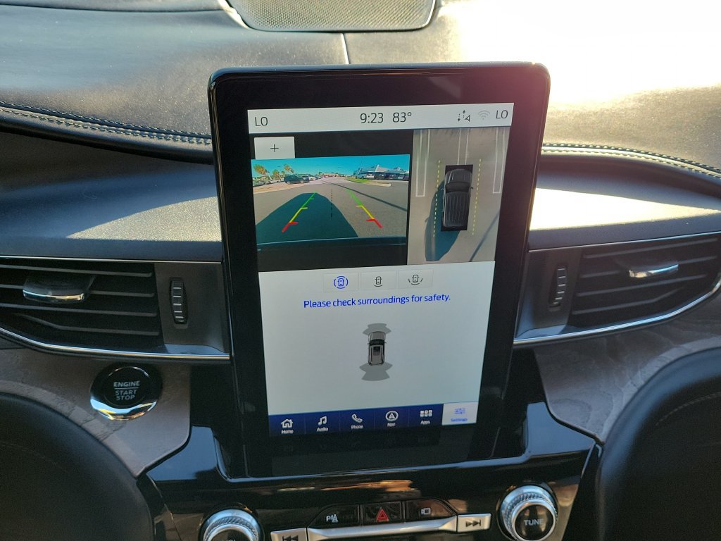 Used 2023 Ford Explorer Platinum w/ Technology Package AWD/4WD image 21
