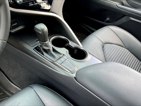 Used 2024 Toyota Camry SE image 16