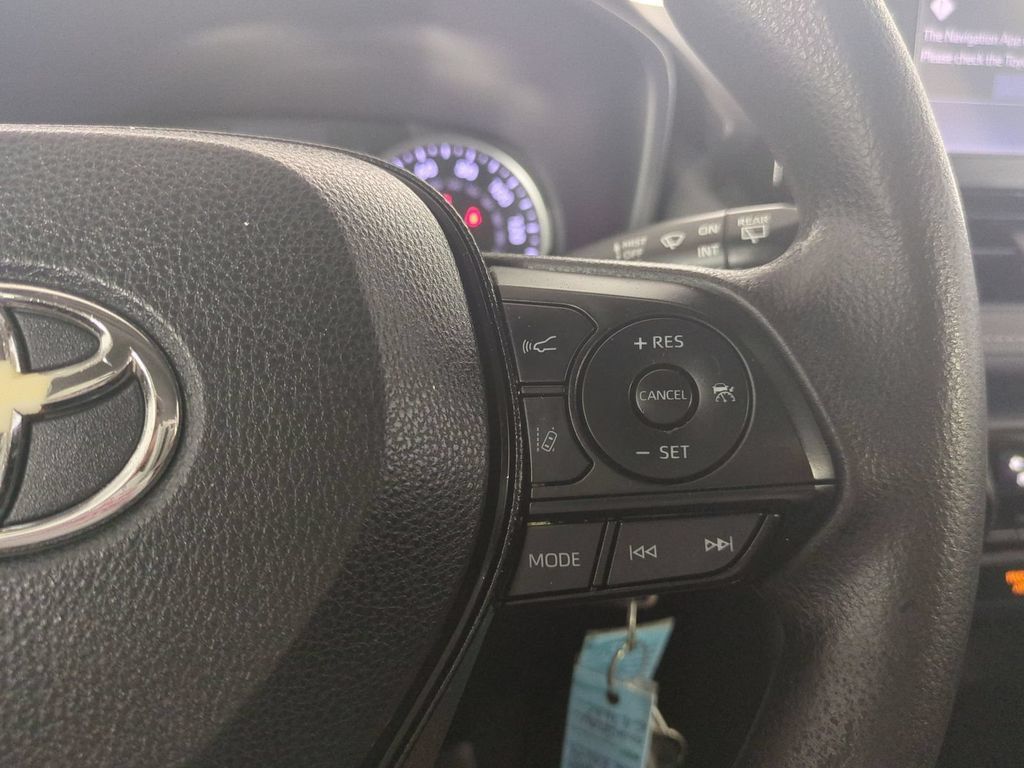 Used 2021 Toyota RAV4 LE FWD image 30