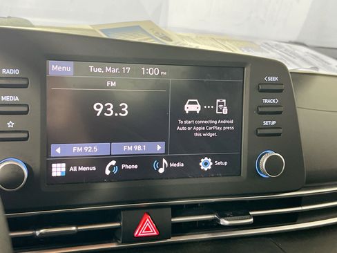 Used 2024 Hyundai Elantra SE image 14