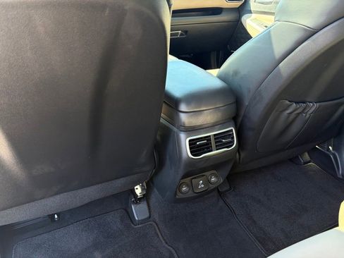 Used 2023 Hyundai Santa Fe Limited AWD/4WD image 27