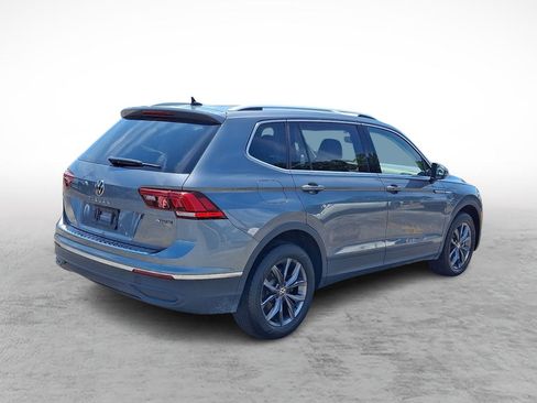 Used 2024 Volkswagen Tiguan SE AWD/4WD image 5