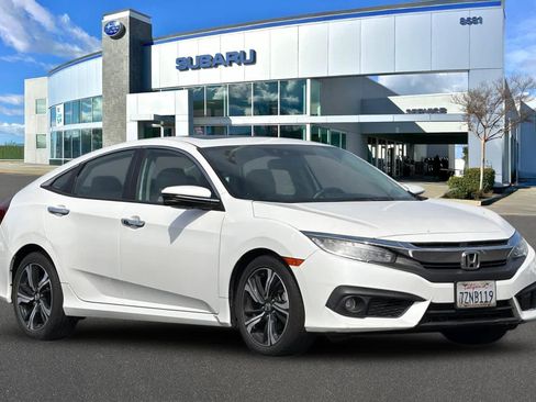 Used 2017 Honda Civic Touring image 5