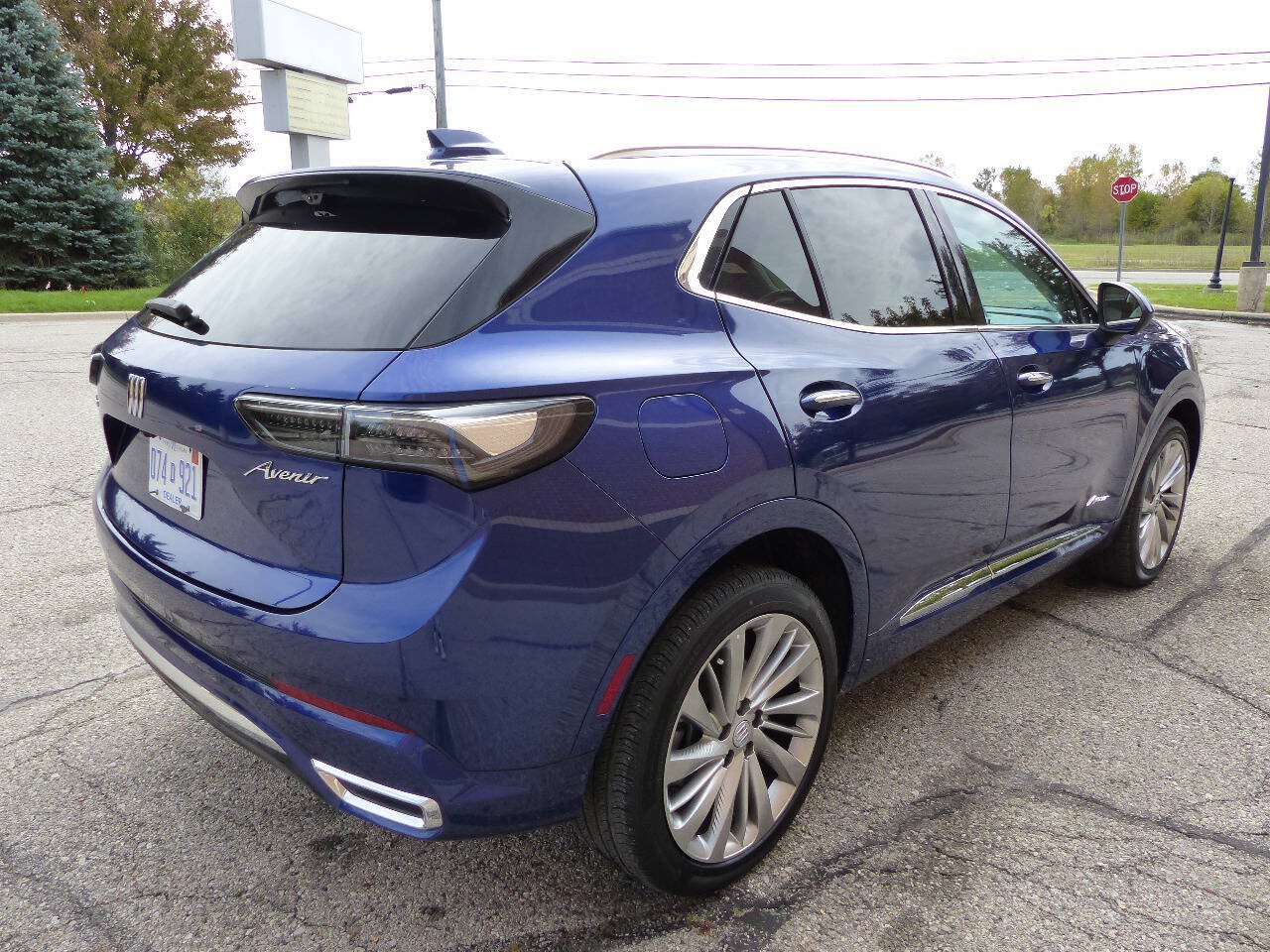 Used 2025 Buick Envision Avenir AWD/4WD image 12