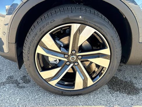 New 2026 Volvo XC40 B5 Ultra w/ Climate Package image 10