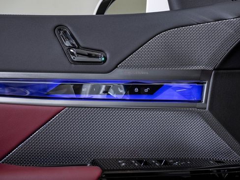 Used 2025 BMW 760i xDrive image 29