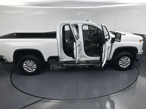 Used 2022 Chevrolet Silverado 2500 LTZ w/ Safety Package AWD/4WD image 22
