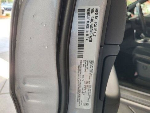 Certified 2021 Jeep Grand Cherokee Laredo X AWD/4WD image 20