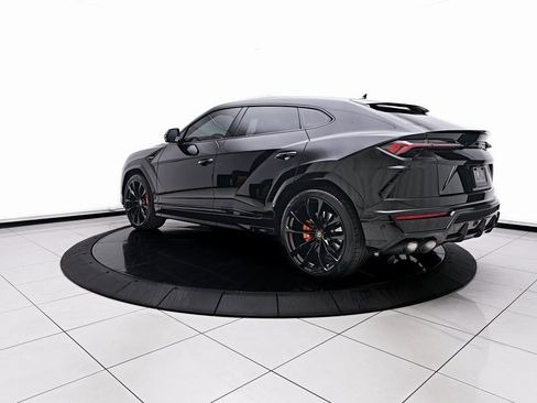 Used 2022 Lamborghini Urus image 10