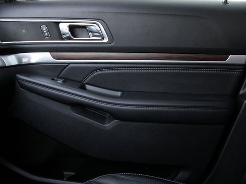 Used 2018 Ford Explorer Limited w/ Equipment Group 301A image 30