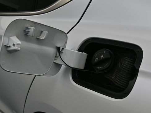 Used 2022 Genesis G70 3.3T w/ Sport Prestige Package image 11